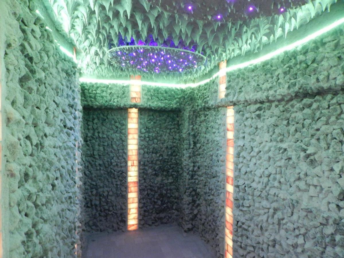 Hotel Traian Caciulata Călimăneşti Bagian luar foto